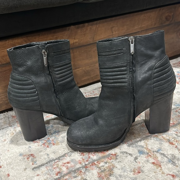 Sam Edelman black heeled booties - Picture 2 of 4